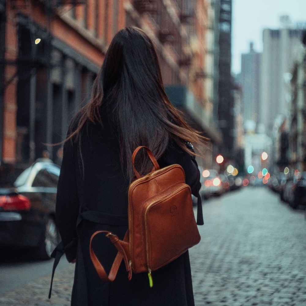 Vintage Genuine Slim Cognac Leather Laptop Backpack School/College/Work/Travel - Picture 16 of 16